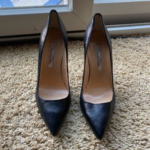 Oscar de la Renta Black Pumps